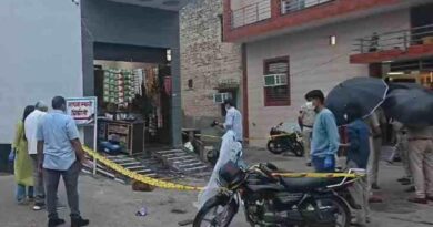 दिल्ली के बवाना में गैंगवार: घर में घुसकर अंधाधुंध फायरिंग, बेटे की मौत, पिता और मासूम बच्चे समेत 3 घायल