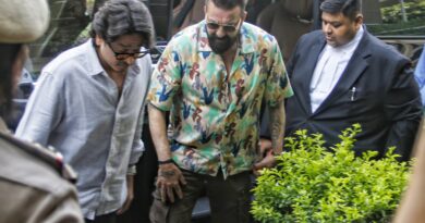 ​कन्नड़ फिल्म के अश्लील गीत पर विवाद: संजय दत्त महिला आयोग के समक्ष पेश, मांगी माफी; 50 बालिकाओं की शिक्षा का लेंगे जिम्मा