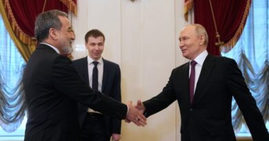 ​कूटनीतिक हलचल: रूसी राष्ट्रपति पुतिन से मिले ईरानी विदेश मंत्री, पश्चिम एशिया में शांति के लिए मॉस्को ने बढ़ाया मदद का हाथ