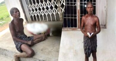 सिस्टम की क्रूरता: ₹19,300 के लिए कब्र खोद लाया भाई, बहन का कंकाल कंधे पर लादकर बैंक पहुंचा गरीब आदिवासी