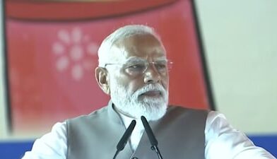 वाराणसी को 6,350 करोड़ की सौगात: पीएम मोदी ने महिला आरक्षण पर विपक्ष को घेरा, 48 परियोजनाओं का किया लोकार्पण