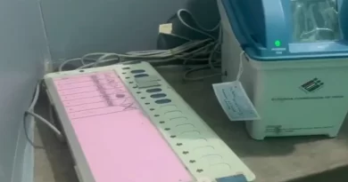 बंगाल चुनाव: ईवीएम पर ‘टेप’ कांड से मचा हड़कंप, डायमंड हार्बर में गरमाया माहौल; चुनाव आयोग ने दिए पुनर्मतदान के संकेत