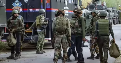 श्रीनगर में आतंकी साजिश नाकाम: लश्कर के दो मददगार गिरफ्तार, पिस्टल और भड़काऊ पोस्टर बरामद