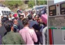 चारधाम यात्रा 2026: पहाड़ों में गहराया पेट्रोल-डीजल का संकट; ज्योतिर्मठ (जोशीमठ) में भड़के श्रद्धालु, हाईवे जाम करने की कोशिश