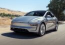 टेस्ला का बड़ा कदम: भारत में लॉन्च हुआ 2026 Model Y Premium RWD वेरिएंट; कीमत ₹50.89 लाख, भारी कटौती के साथ लॉंग रेंज वेरिएंट बंद