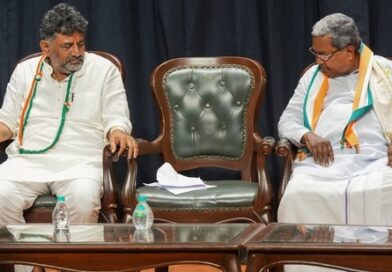 कर्नाटक की सियासत से बड़ी खबर: अगले कुछ दिनों में इस्तीफा दे सकते हैं सीएम सिद्धारमैया, डीके शिवकुमार बन सकते हैं नए मुख्यमंत्री