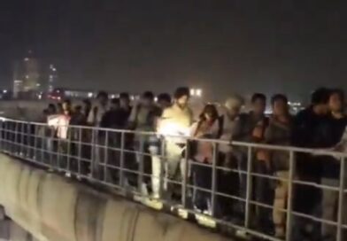 गुरुग्राम में बड़ा बिजली संकट: सेक्टर-72 का मुख्य ट्रांसफार्मर जलने से 7 सब-स्टेशन ठप, रैपिड मेट्रो थमी, ट्रैक पर पैदल चले यात्री