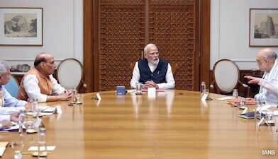 सेवा तीर्थ में 4.5 घंटे चली मोदी मंत्रिपरिषद की मैराथन बैठक: PM का सख्त संदेश—”फाइलें अटकाना बंद करें, ‘विकसित भारत 2047’ के विजन पर करें काम”