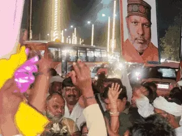 PM मोदी की अपील बेअसर: वाराणसी में नवनियुक्त मंत्री ने निकाला सैकड़ों गाड़ियों का काफिला, लगा लंबा जाम