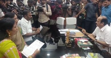 तमिलनाडु में सियासी भूचाल: AIADMK के 3 बागी विधायकों का इस्तीफा, विजय की TVK में शामिल होने की अटकलें तेज