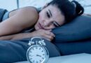 अधूरी नींद बन रही है बीमारियों की वजह: जानें सेहत के लिए क्यों जरूरी है 7 से 8 घंटे की गहरी नींद