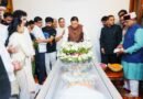 जसपाल राणा के आवास पहुंचे मुख्यमंत्री पुष्कर सिंह धामी, पार्थिव शरीर पर पुष्प अर्पित कर दी श्रद्धांजलि