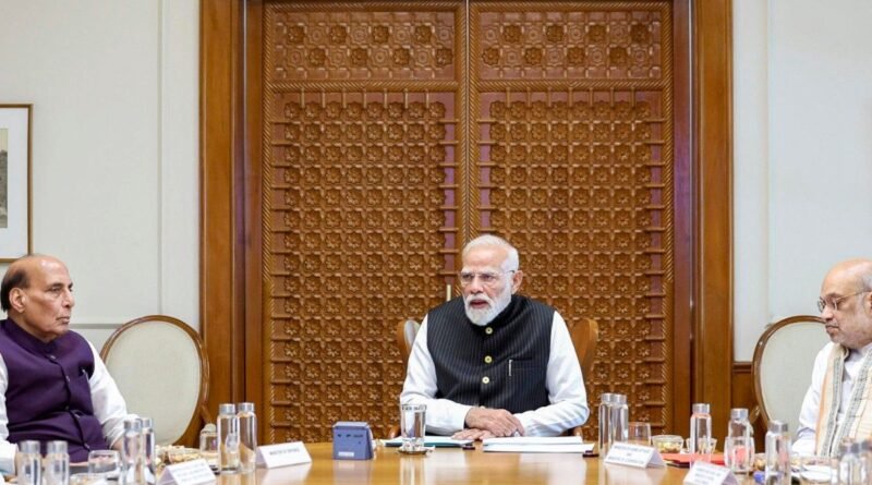 पीएम मोदी ने सचिवों के साथ की हाई लेवल बैठक: ‘ईज ऑफ डूइंग बिजनेस’ और ‘आत्मनिर्भरता’ को बढ़ावा देने पर रहा जोर