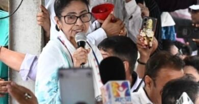 चुनाव के बाद हिंसा और नेताओं पर हमले के खिलाफ सड़कों पर उतरीं ममता बनर्जी, कोलकाता में विशाल धरने के साथ दिया ‘लड़ेंगे या मरेंगे’ का नारा