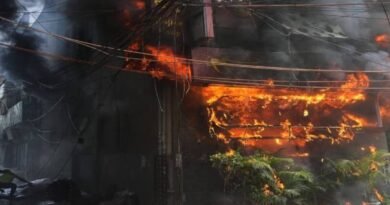 मालवीय नगर अग्निकांड के बाद दिल्ली प्रशासन का बड़ा एक्शन: हौजरानी में 10 इमारतें सील, नए B&B लाइसेंस पर रोक