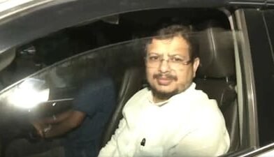 बंगाल में तृणमूल कांग्रेस की फूट गहरी: बागी गुट के नेता ऋतब्रत बनर्जी का दावा—64 विधायकों ने स्पीकर को सौंपी सूची, फ्लोर टेस्ट को तैयार