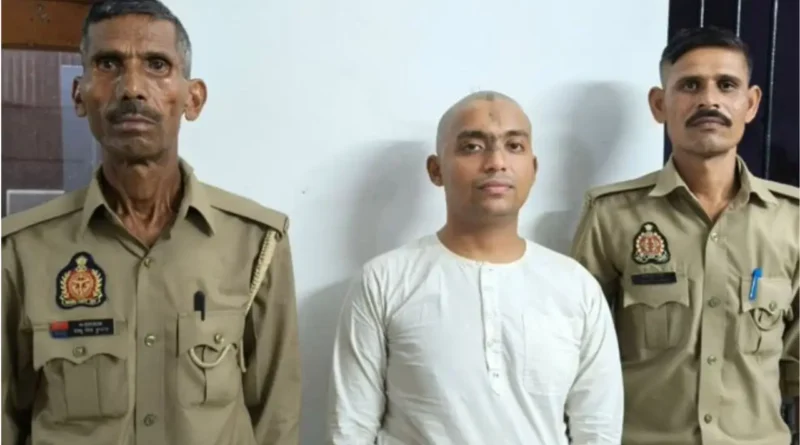 ​मथुरा में IIT बाबा गिरफ्तार: धर्म की आड़ में पढ़ी-लिखी लड़कियों का करता था ब्रेनवॉश, अश्लील वीडियो बनाकर ब्लैकमेलिंग का खेल