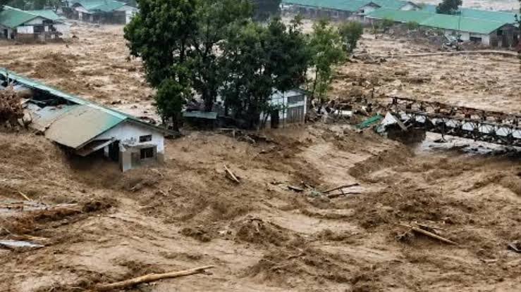 अरुणाचल प्रदेश में भारी बारिश से फ्लैश फ्लड का कहर, 3 लोग लापता और कई घर तबाह; असम में हाई अलर्ट जारी