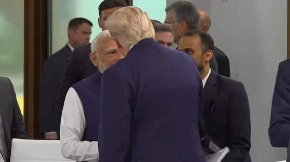 G7 समिट: फ्रांस में मिले पीएम मोदी और अमेरिकी राष्ट्रपति डोनाल्ड ट्रंप; मिडिल ईस्ट युद्ध के बाद दोनों नेताओं की यह पहली मुलाकात