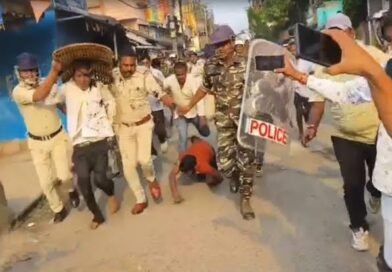 पश्चिम बंगाल: केरल से गिरफ्तार TMC नेता स्वपन नंदी पर फूटा जनता का गुस्सा, थाने ले जाते समय फेंके अंडे और कालिख