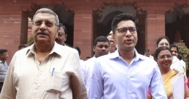 टीएमसी में घमासान के बीच कल्याण बनर्जी के बदले सुर, अभिषेक को बताया ‘बेटे जैसा’; कहा- मिलकर लड़नी होगी लड़ाई