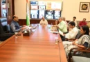 टीएमसी की बागी सांसदों के खिलाफ बड़ी कानूनी घेराबंदी: अभिषेक बनर्जी ने स्पीकर को सौंपीं 20 अयोग्यता याचिकाएं, मर्जर को बताया असंवैधानिक