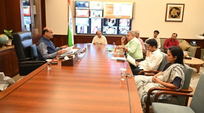 टीएमसी की बागी सांसदों के खिलाफ बड़ी कानूनी घेराबंदी: अभिषेक बनर्जी ने स्पीकर को सौंपीं 20 अयोग्यता याचिकाएं, मर्जर को बताया असंवैधानिक