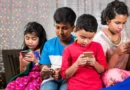 सावधान! बच्चों का ज्यादा मोबाइल देखना पड़ सकता है भारी, घेर सकती हैं ये 5 गंभीर बीमारियां