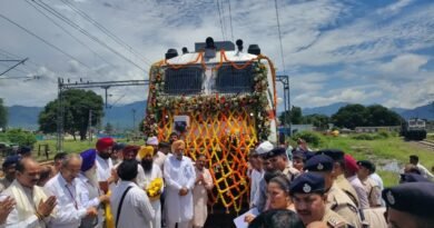 टनकपुर से नांदेड़ साहिब के लिए नई साप्ताहिक एक्सप्रेस ट्रेन शुरू: रेल मंत्री ने दिखाई हरी झंडी, आसान होगी सिखों की ‘आस्था की राह’