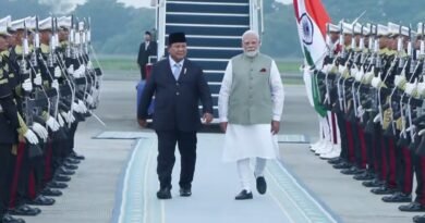 पीएम मोदी का जकार्ता में भव्य स्वागत: इंडोनेशियाई वायुसेना के फाइटर जेट्स ने विमान को किया एस्कॉर्ट, राष्ट्रपति प्रबोवो ने की अगवानी