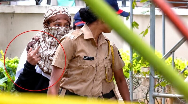 केतन अग्रवाल हत्याकांड: पुलिस कस्टडी में आरोपी सिया गोयल ने दिखाई ‘मिडिल फिंगर’, IPS अरुण बोथरा ने जताई गहरी चिंता
