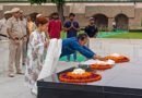 26 दिनों के अनशन के बाद अस्पताल से डिस्चार्ज हुए सोनम वांगचुक: लद्दाख लौटने से पहले बापू को दी श्रद्धांजलि