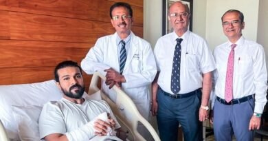 सर्जरी के बाद सामने आई राम चरण की पहली तस्वीर, चेहरे पर मुस्कान देख फैंस ने ली राहत की सांस
