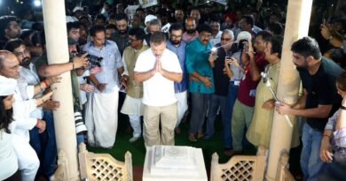 2 बसें, 120 सांसद और गांधी स्मृति तक मार्च… छात्रों के समर्थन में राहुल गांधी 