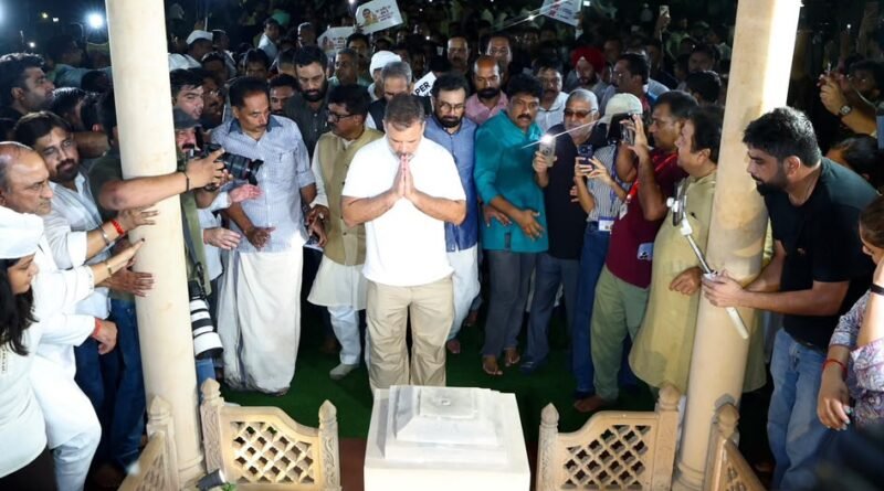 2 बसें, 120 सांसद और गांधी स्मृति तक मार्च… छात्रों के समर्थन में राहुल गांधी 