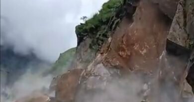 पिथौरागढ़: चीन सीमा को जोड़ने वाली सोबला-ढाकर सड़क भूस्खलन से बंद, सामरिक दृष्टि से अहम मार्ग पर BRO का राहत कार्य जारी