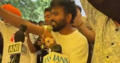 शिक्षा मंत्री के इस्तीफे के बाद गरमाई राजनीति: सीजेपी प्रमुख अभिजीत दीपके का तंज, ‘झुकती है सरकार, झुकाने वाला चाहिए’