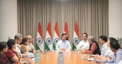 धर्मेंद्र प्रधान के इस्तीफे के बाद प्रह्लाद जोशी ने संभाला शिक्षा मंत्रालय का प्रभार, कहा- ‘पीएम मोदी ने जताया पूरा भरोसा’