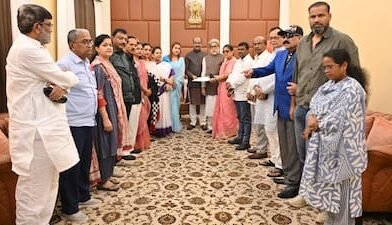 संसद सत्र से पहले सियासी भूचाल: TMC और शिवसेना (UBT) में बड़ी टूट, स्पीकर की मंजूरी के बाद NCPI बनी 5वीं सबसे बड़ी पार्टी, सर्वदलीय बैठक में बुलावा