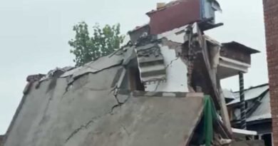 अनंतनाग आतंकी हमले के बाद कड़ा एक्शन: लश्कर के 2 आतंकियों के घर ध्वस्त, इलाके में सुरक्षा बल तैनात