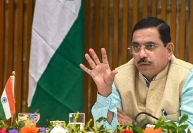बड़ा फैसला: नीट विवाद के बीच धर्मेंद्र प्रधान का इस्तीफा, प्रह्लाद जोशी को मिला शिक्षा मंत्रालय का अतिरिक्त प्रभार