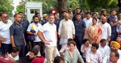 PM आवास के बाहर विपक्षी नेताओं का बड़ा प्रदर्शन: राहुल और प्रियंका गांधी धरने पर बैठे, वार्ता बेनतीजा