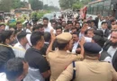 राम मंदिर चढ़ावा चोरी मामला: चंपत राय और अन्य पदाधिकारियों के खिलाफ FIR की मांग को लेकर वकीलों का बड़ा प्रदर्शन