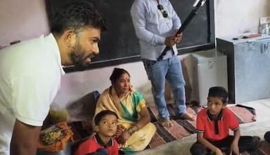 स्कूल में बिना अनुमति प्रवेश और सरकारी काम में बाधा का आरोप, ‘कॉकरोच जनता पार्टी’ प्रमुख पर FIR