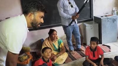 स्कूल में बिना अनुमति प्रवेश और सरकारी काम में बाधा का आरोप, ‘कॉकरोच जनता पार्टी’ प्रमुख पर FIR