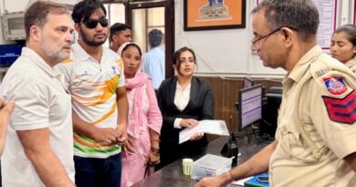 पैलेट गन मामले में दिल्ली पुलिस ने दर्ज की FIR, राहुल गांधी बोले- ‘न्याय की दिशा में पहला कदम’