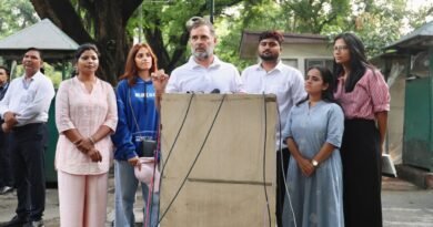 जंतर-मंतर छात्र प्रदर्शन: राहुल गांधी ने प्रदर्शनकारी युवाओं से की मुलाकात, बोले—”किसी से माफी मांगने की जरूरत नहीं, आप पर गर्व है”