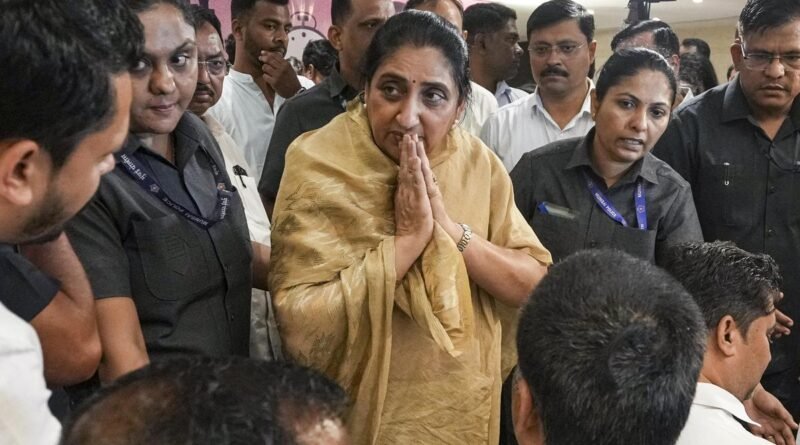 महाराष्ट्र में ‘गूंगी गुड़िया’ टिप्पणी पर सियासी बवाल: सुनेत्रा पवार, अमृता फडणवीस और हर्षवर्धन सपकाल की प्रतिक्रिया