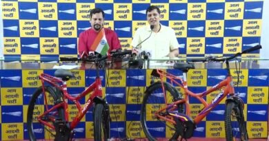 दिल्ली में साइकिल खरीद पर ‘आप’ का घोटाले का आरोप, भाजपा सरकार का GeM पोर्टल का हवाला देकर पलटवार