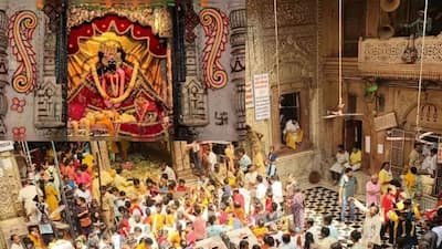 बांके बिहारी मंदिर के दान को लेकर सुप्रीम कोर्ट का बड़ा निर्देश, हर पाई सीधे मंदिर की तिजोरी में जमा होगी